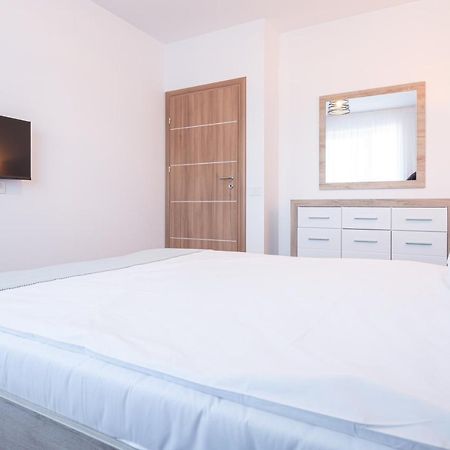Ferienwohnung Serene Flat Oradea Exterior foto