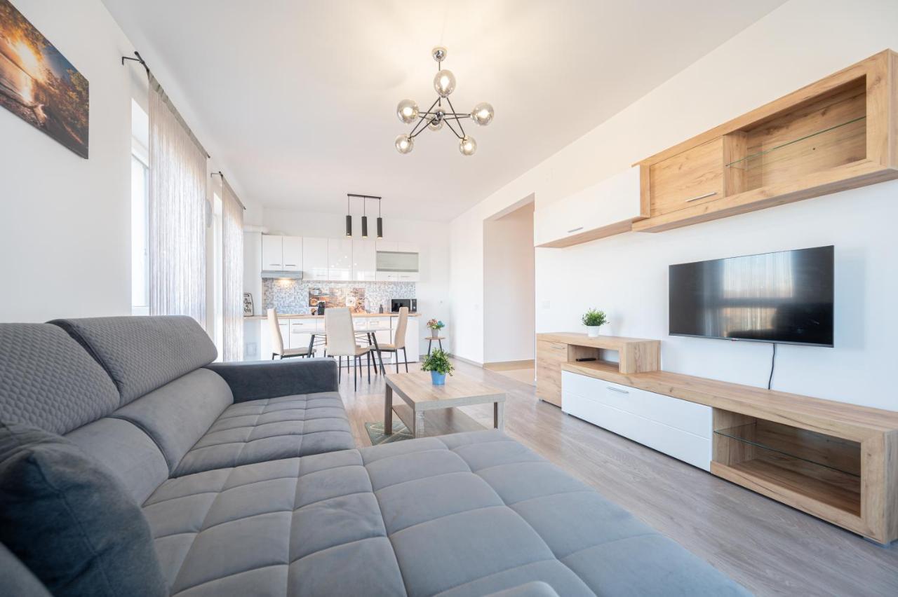 Ferienwohnung Serene Flat Oradea Exterior foto
